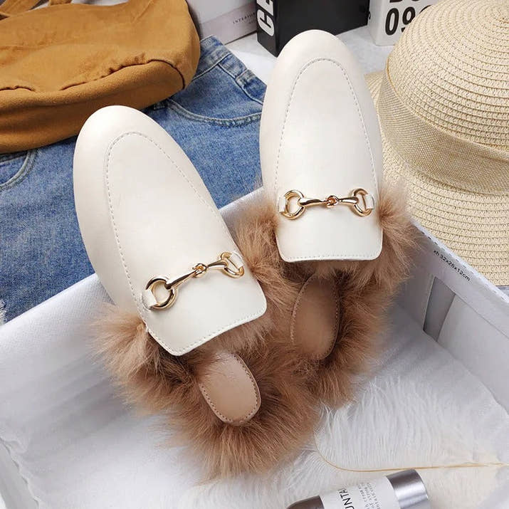 Yara - Fluffy Loafers