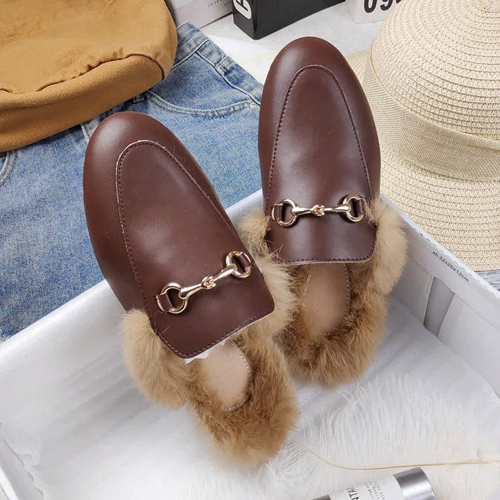 Yara - Fluffy Loafers