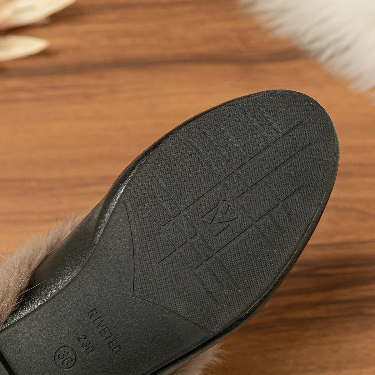 Yara - Fluffy Loafers