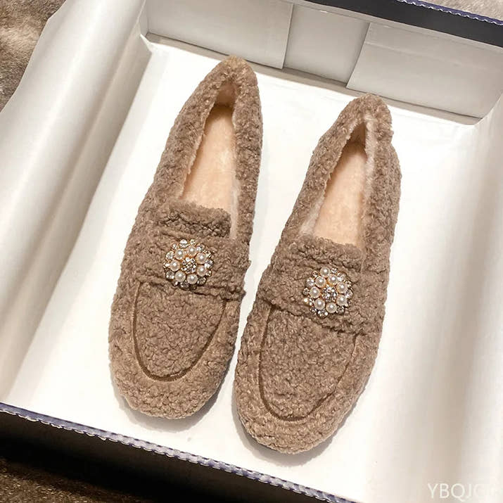 Lila- Cozy Pearl Slip-On Loafers