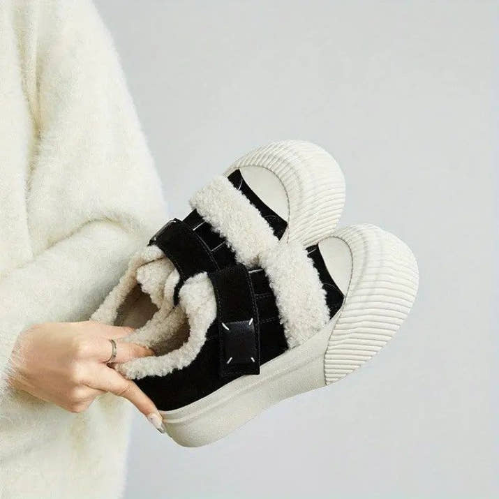 Sophia – Orthopedic Warmth in Every Step