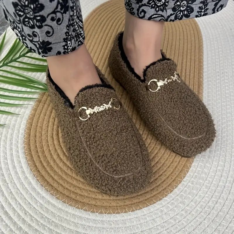 Grace – Orthopedic Elegance with Golden Detail